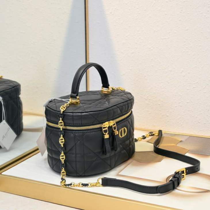 Picture of Dior Handbags _SKUfw239324154fw